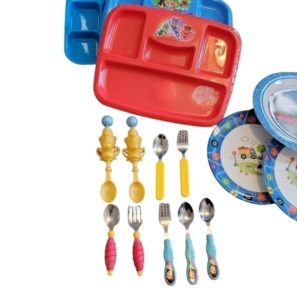 Random kids dinning bundle. 15 pieces total - Picture 3 of 12